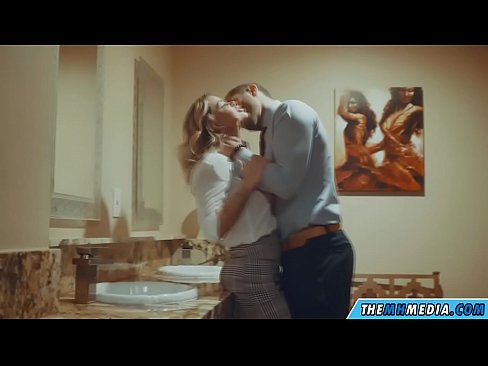 ❤️ Ina whakawaia koe e te kakaho tetona i roto i te wharepaku whanui ❤️❌ Sex ataata i porn mi.verhentai.ru ❌